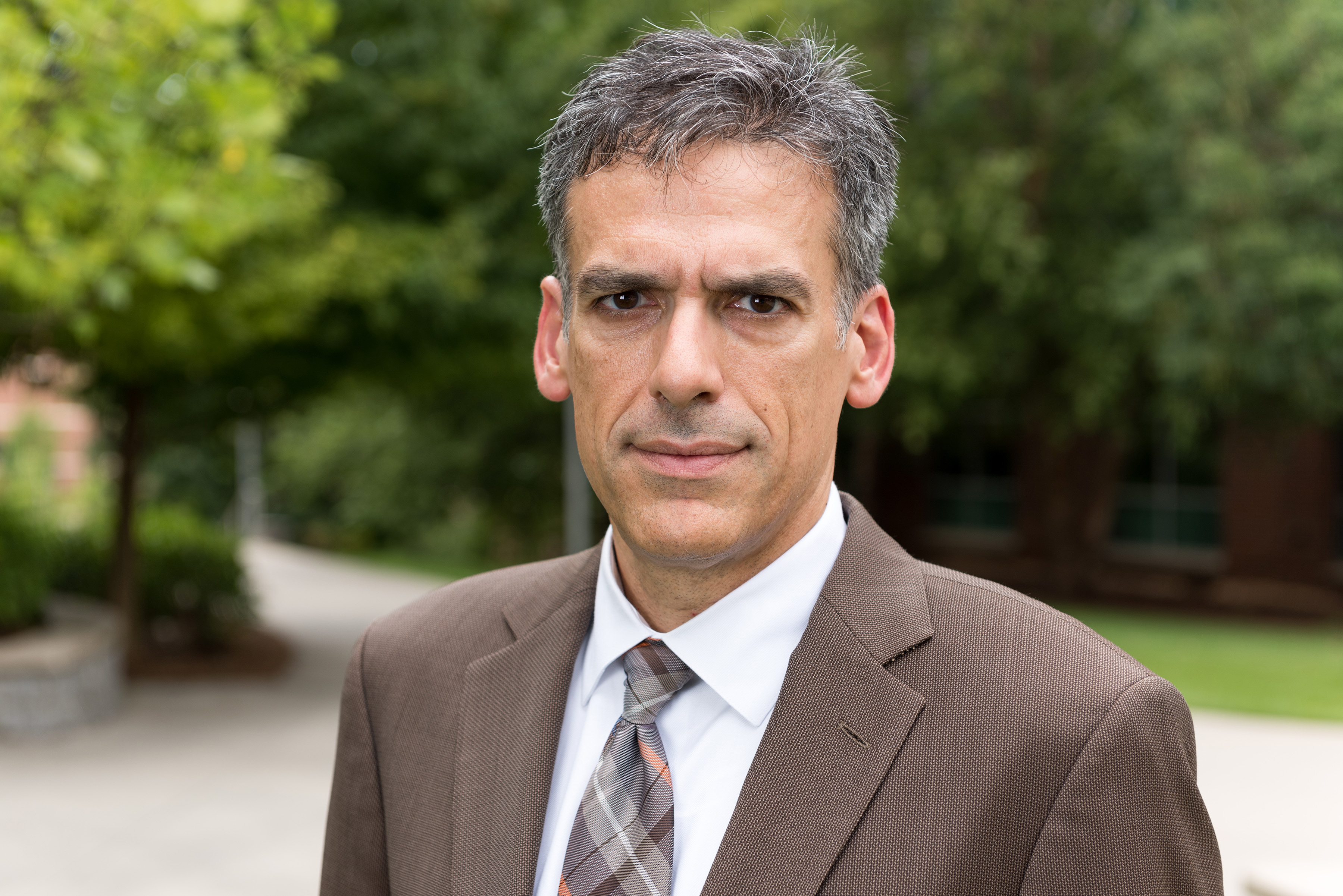 Prof. Rigoberto Hernandez