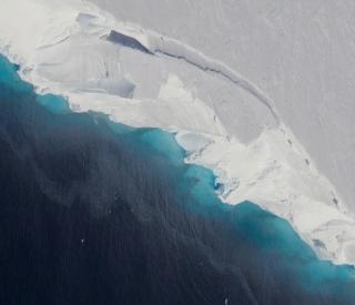 Thwaites Glacier collapsing ice