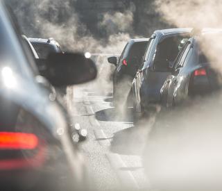 Car exhaust (Adobe: elcovalana)